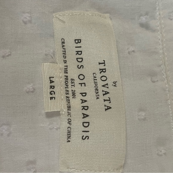 🔴 Trovata Birds of Paradise cotton Swiss dot button down blouse Large - Picture 3 of 4